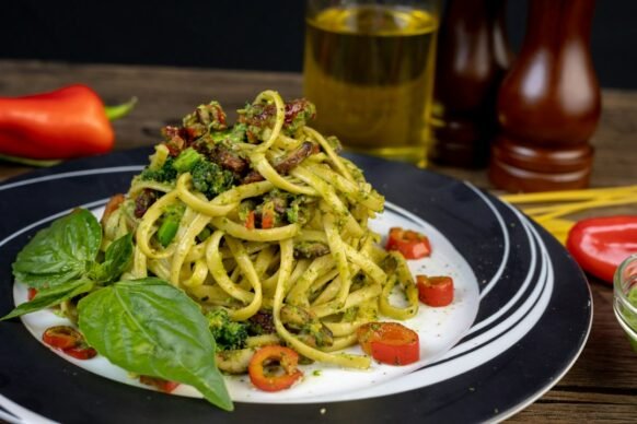 Spinach Pesto Spaghetti (Easy 20-Minute Green Pasta)