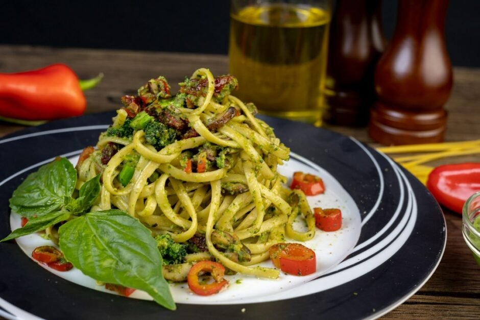 Spinach Pesto Spaghetti (Easy 20-Minute Green Pasta)