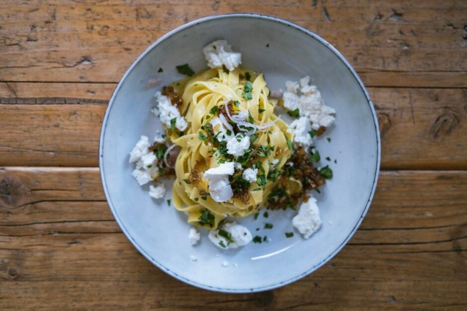 Garlic Butter Mushroom Spaghetti (Easy 25-Minute Pasta)
