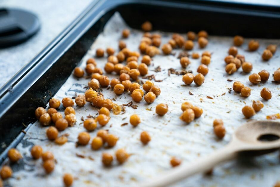 How to Roast Chickpeas in the Oven (Crispy Chickpea Snack)