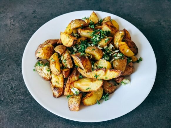 Greek Lemon Roasted Potatoes (Crispy Oven Recipe)