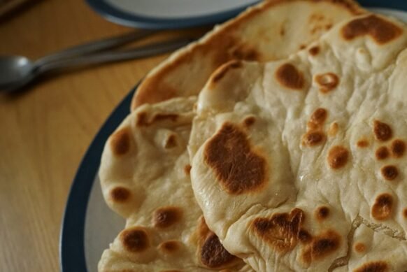 Easy No-Yeast Yogurt Flatbread (Skillet Recipe)